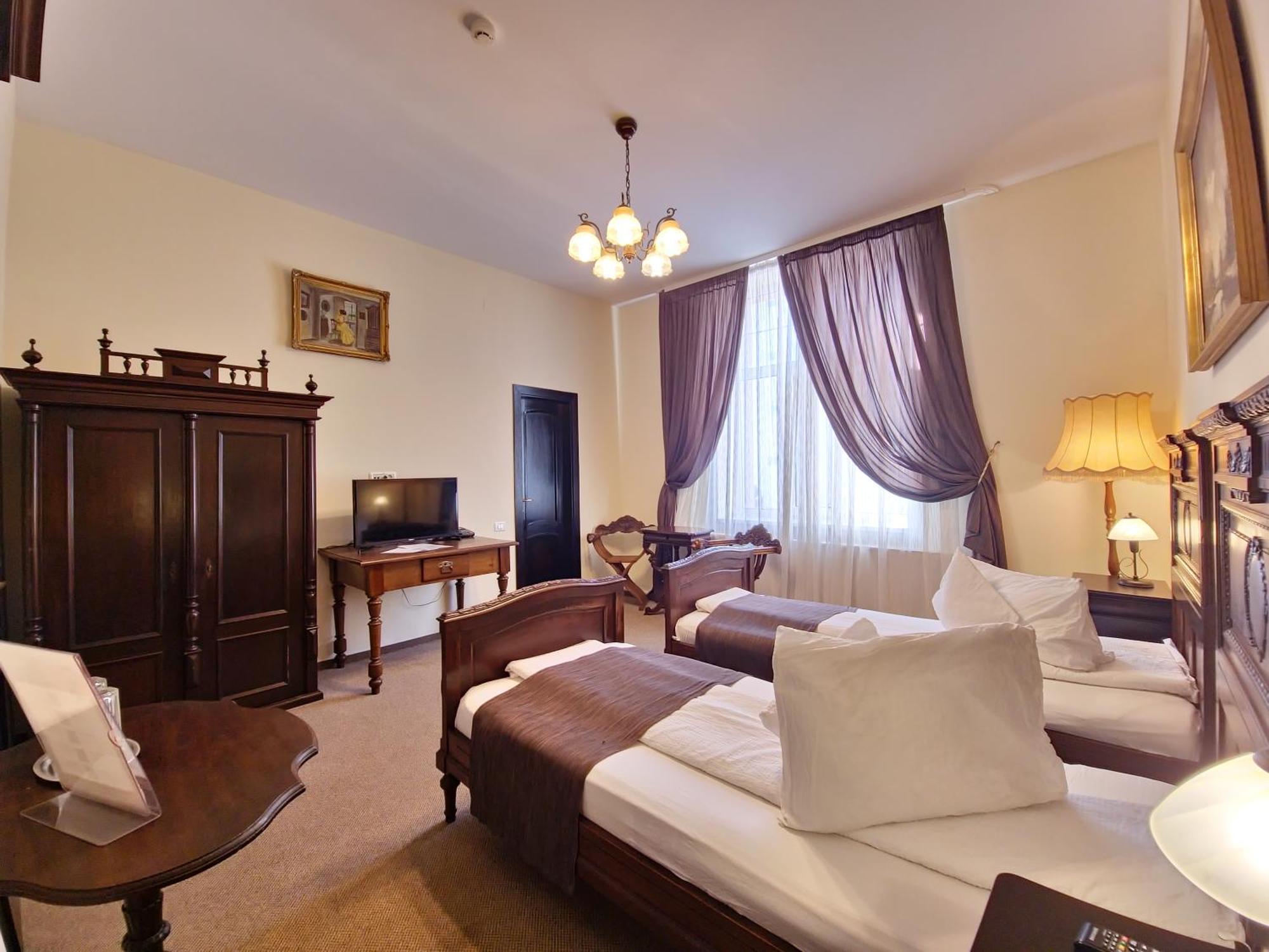 Ambient 3*